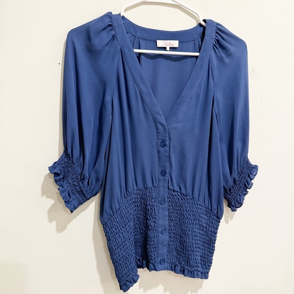 Parker Women's Short Sleeve, Button Front Silk Blouse with Smocking M - Picture 4 of 10